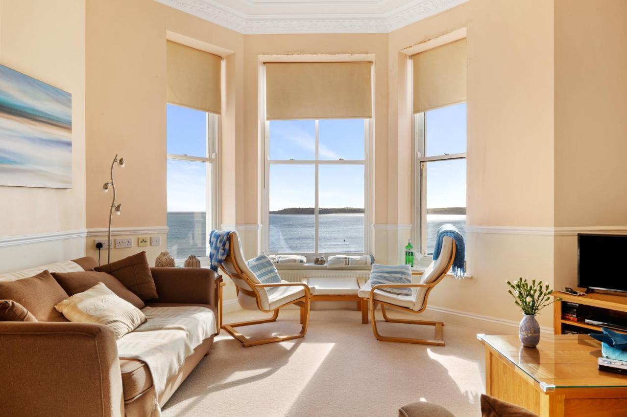 7 South Court - Sea Front With Spectacular Sea Views Apartment Tenby