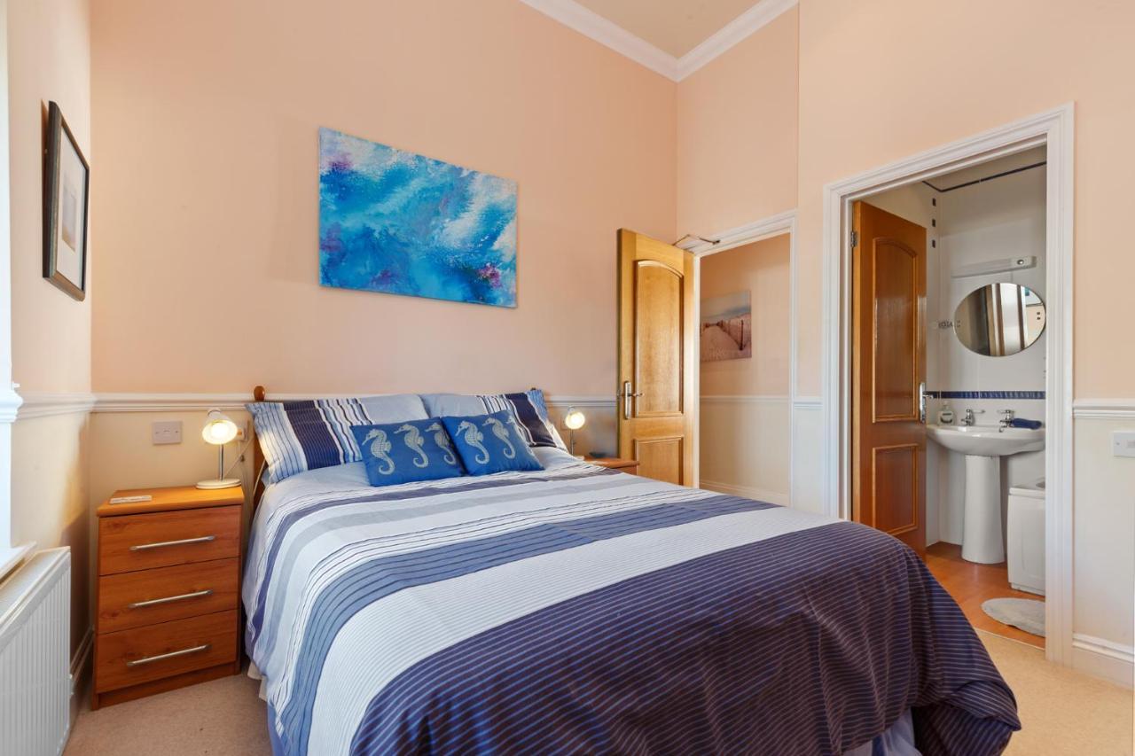 7 South Court - Sea Front With Spectacular Sea Views * Tenby