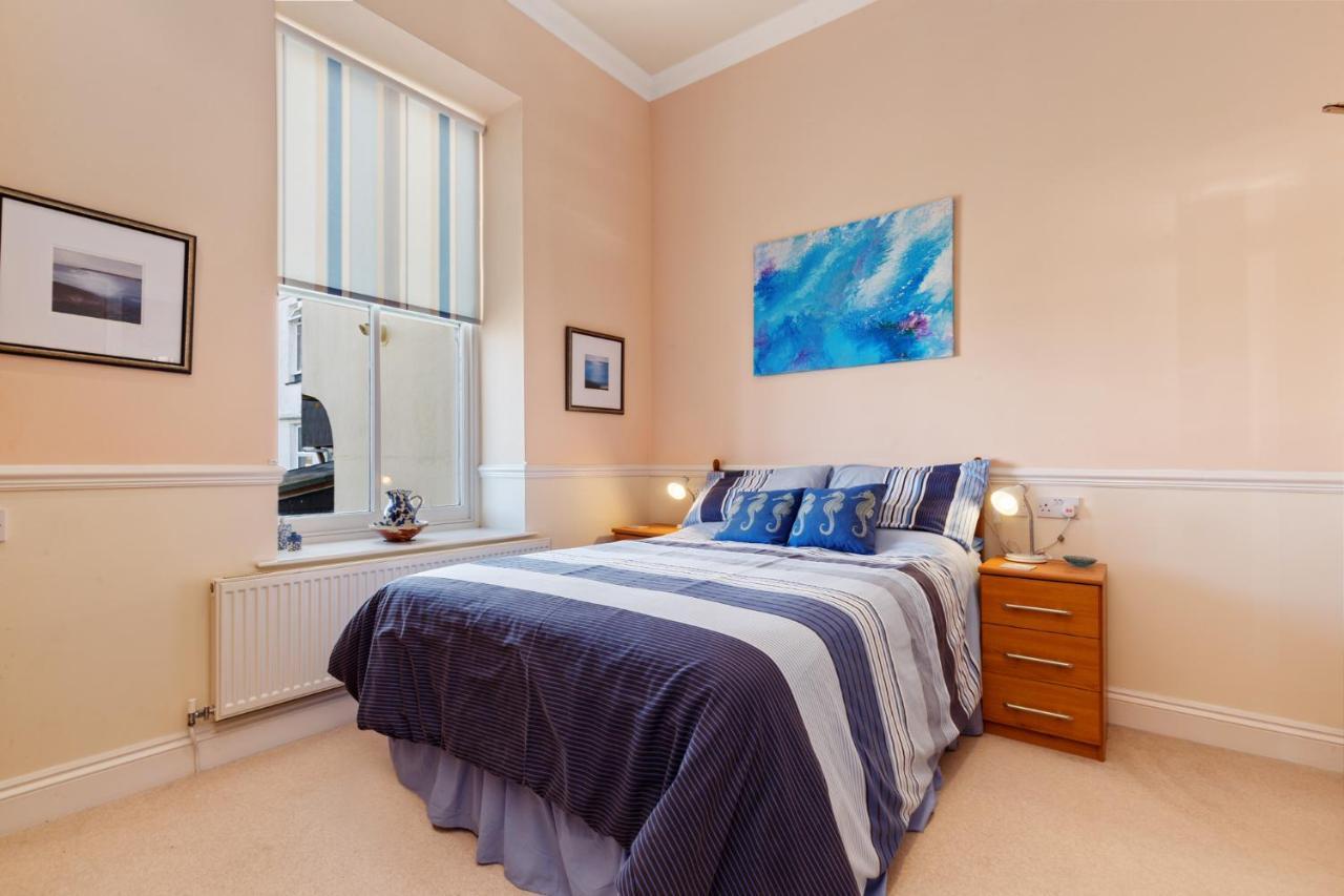 7 South Court - Sea Front With Spectacular Sea Views Tenby