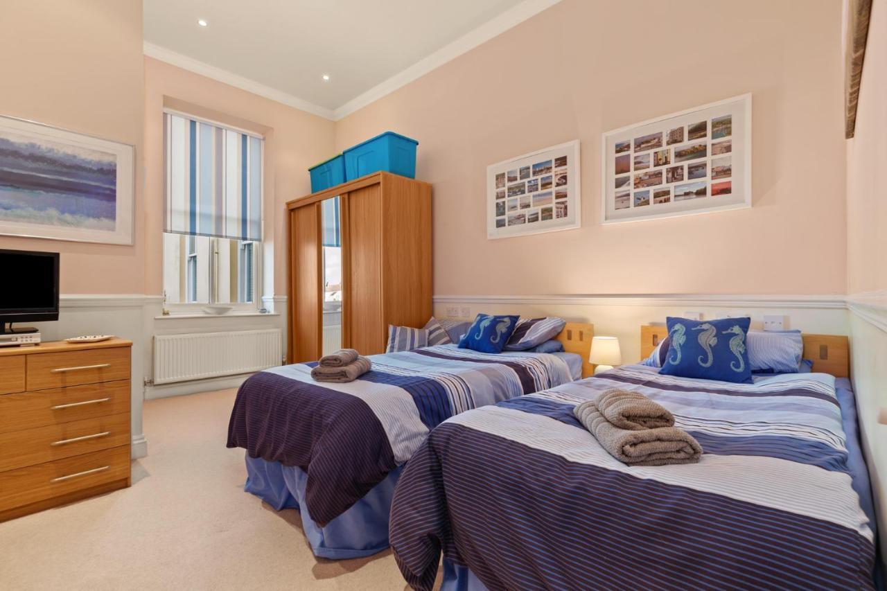 Apartment 7 South Court - Sea Front With Spectacular Sea Views *