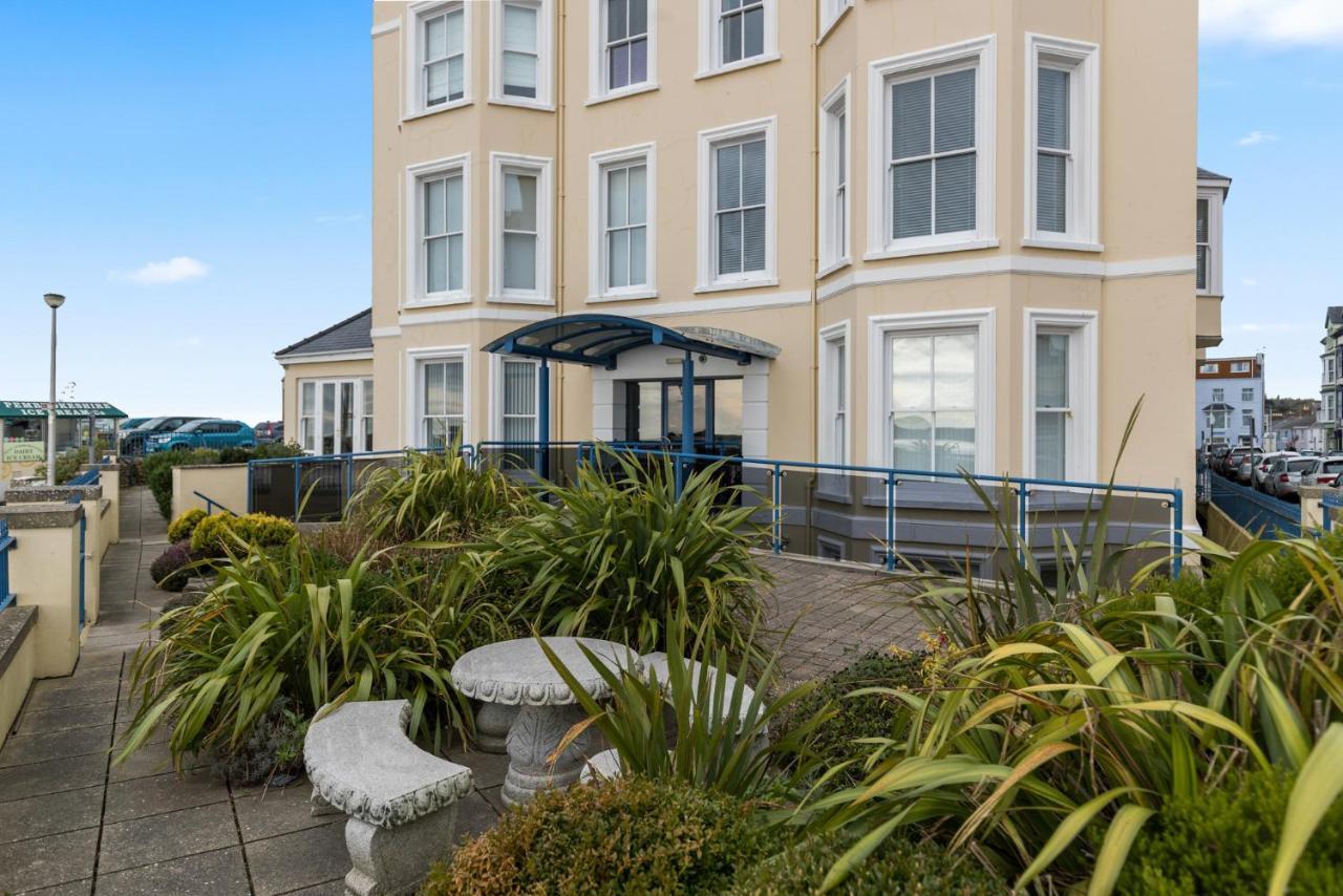 7 South Court - Sea Front With Spectacular Sea Views Apartment