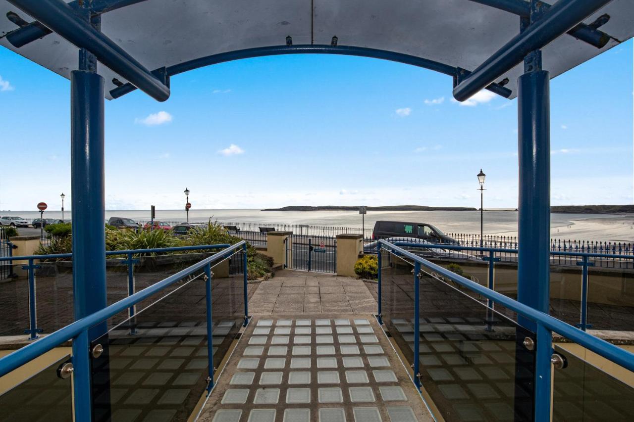 7 South Court - Sea Front With Spectacular Sea Views Apartment
