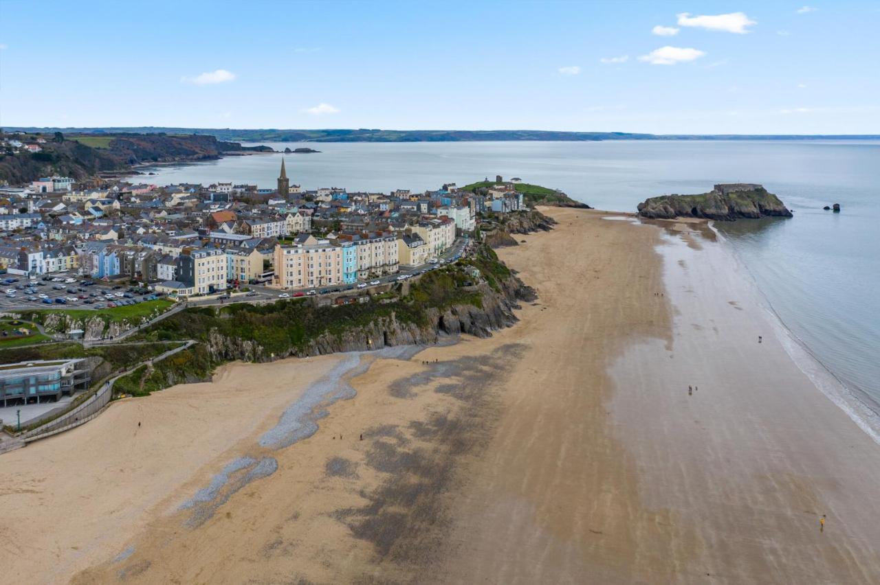 Apartment 7 South Court - Sea Front With Spectacular Sea Views *
