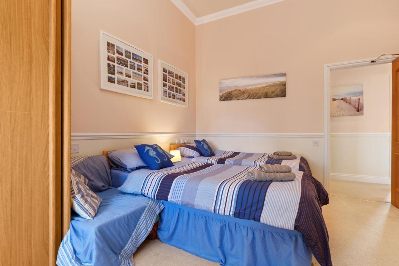 Apartment 7 South Court - Sea Front With Spectacular Sea Views