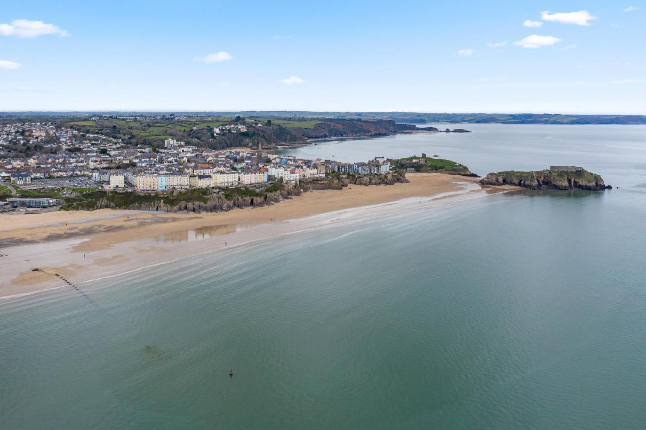 7 South Court - Sea Front With Spectacular Sea Views Tenby