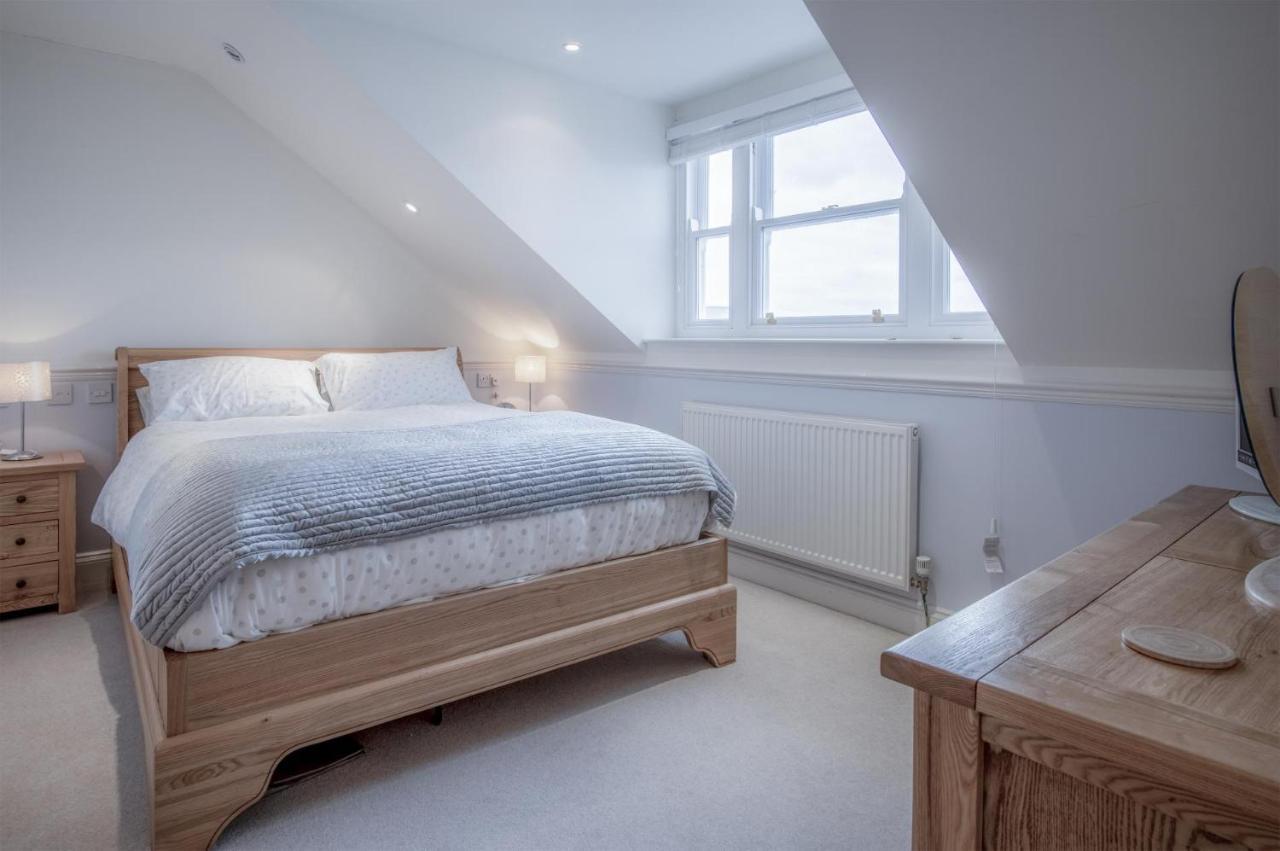 South View - 2 Bedroom - * Tenby