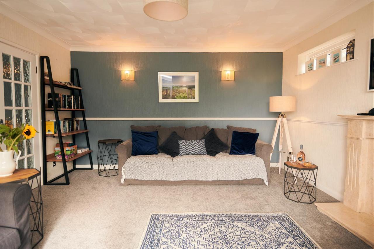 Sea Gem- Beautiful Family With Stunning Sea Views & Garden *