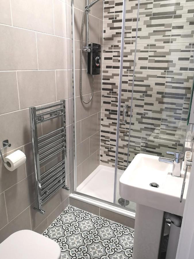 Ivy Bank Guest House, *