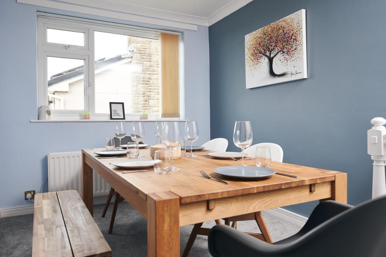Sea Gem- Beautiful Family With Stunning Sea Views & Garden Holiday home
