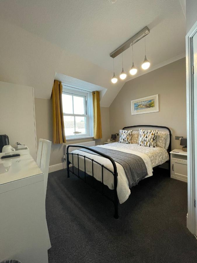 Ivy Bank Guest House, *