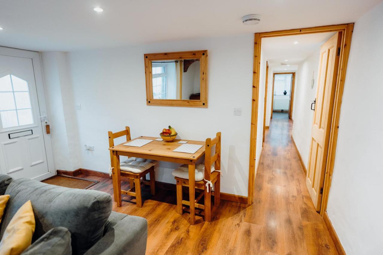 The Bakehouse - Cosy Conversion With Outdoor Sauna Tenby