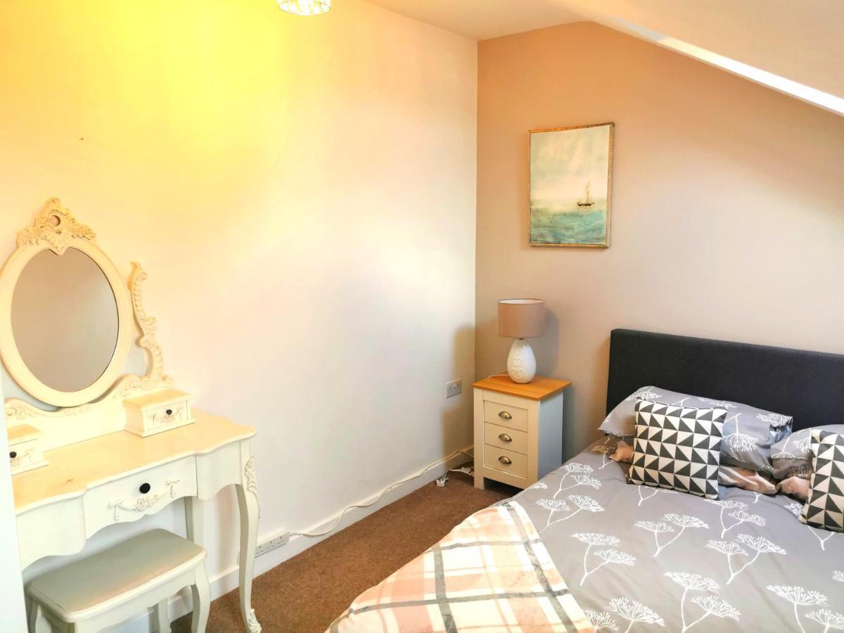 Sunflower Apartment, Family Near In Pembrokeshire Apartment Tenby