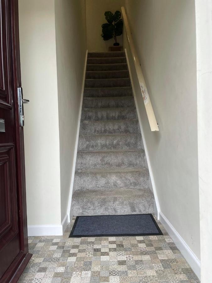 Apartment - Two Bedroom Apartment- Private Parking