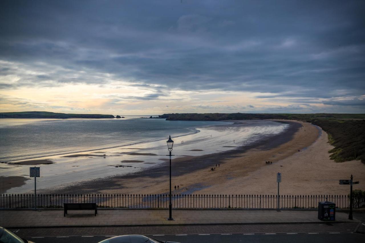 3 South Court - Cosy Seafront *