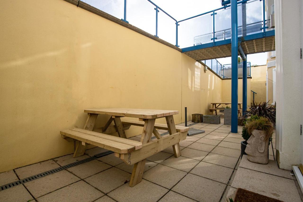 3 South Court - Cosy Seafront Apartment Tenby