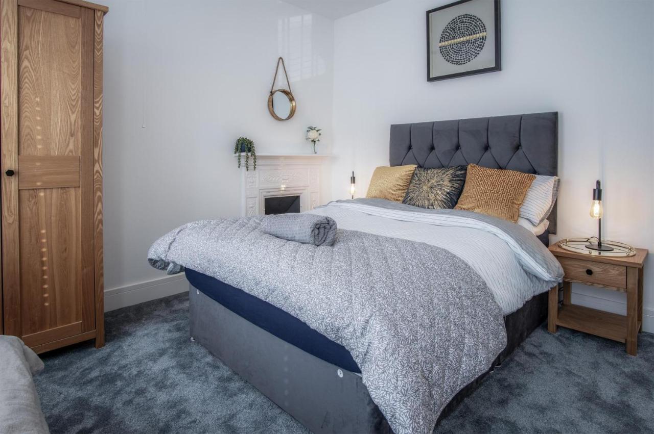 Hawtree - 2 Bedroom - Holiday home Tenby