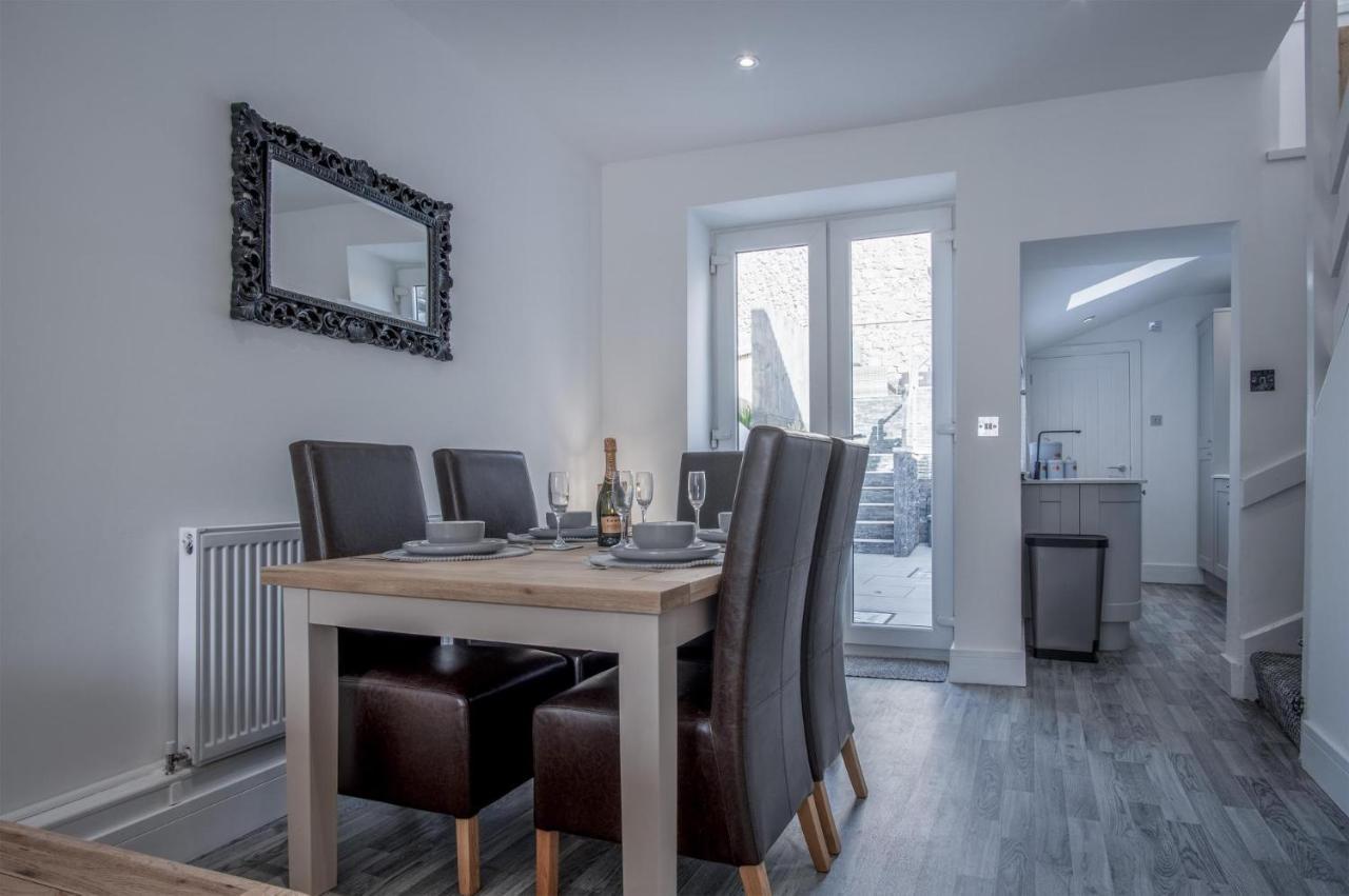Hawtree - 2 Bedroom -