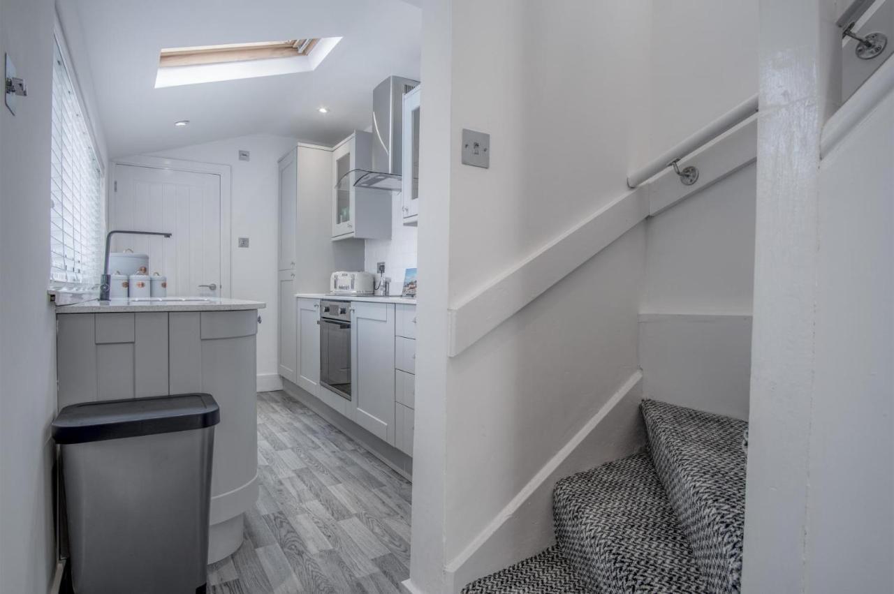 Hawtree - 2 Bedroom - Tenby