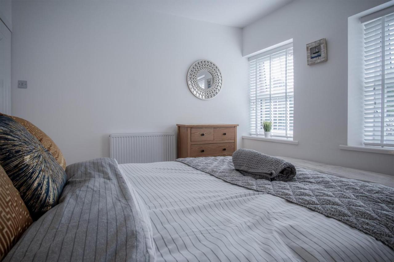 Hawtree - 2 Bedroom - *