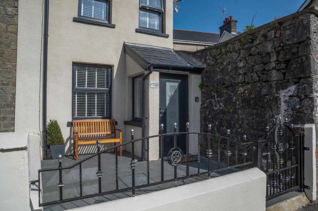 Hawtree - 2 Bedroom - *