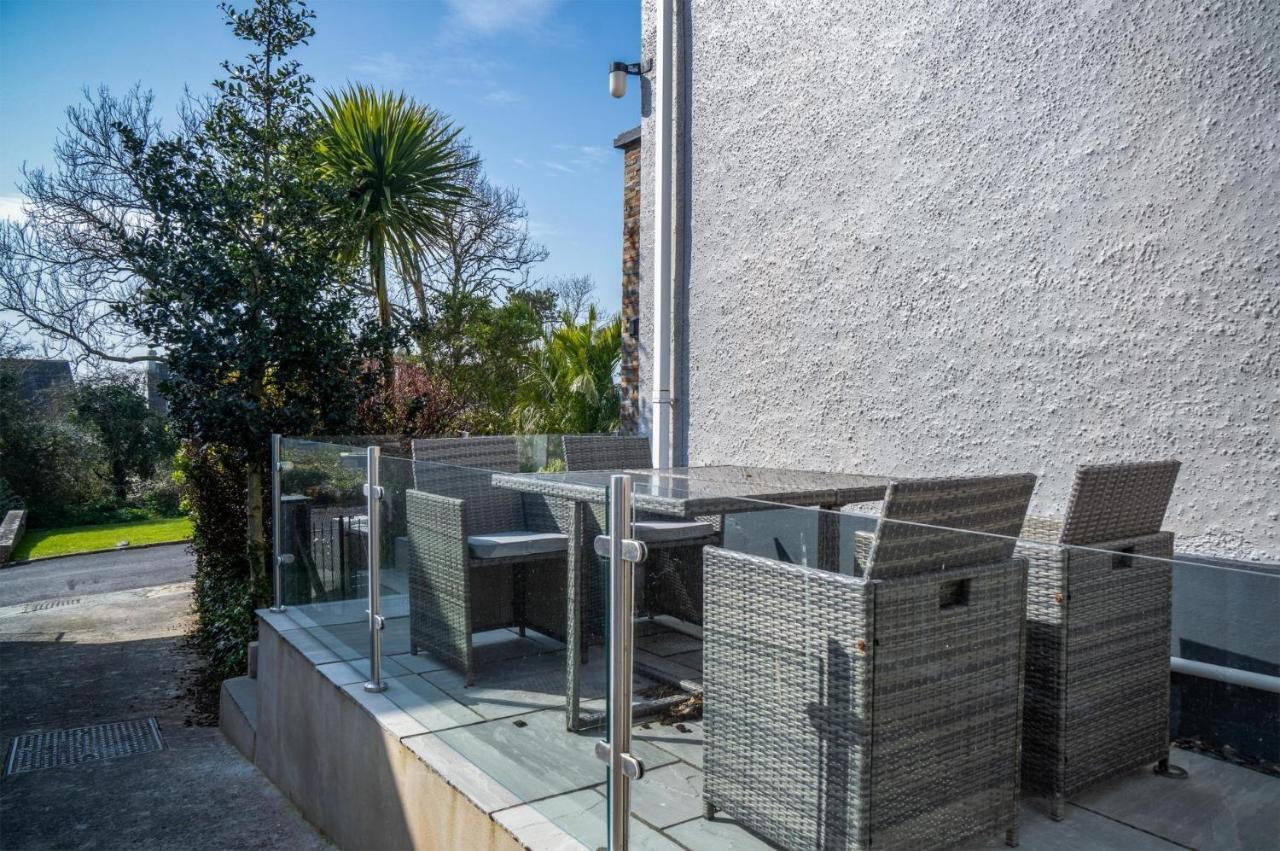 Holiday home Mayfield House - 4 Bedroom House - Tenby