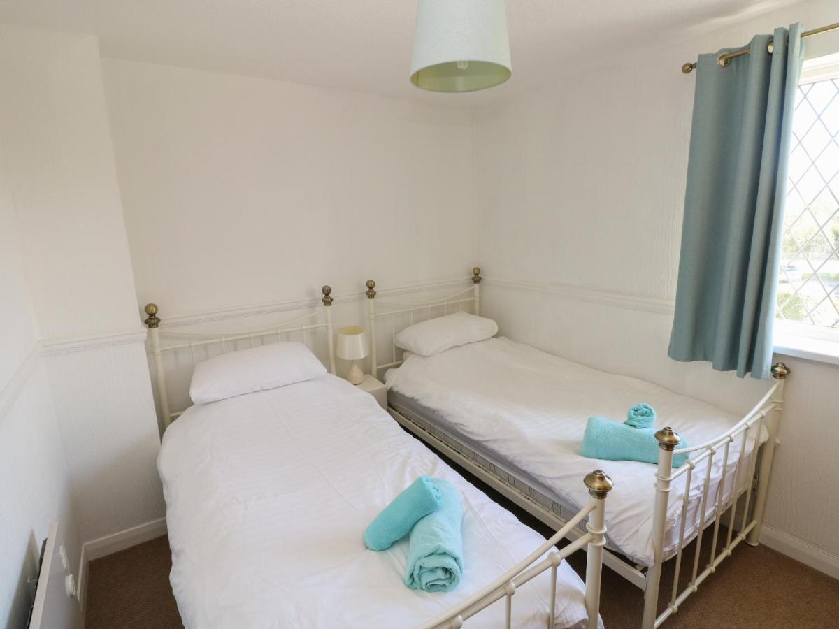 Grooms Tenby