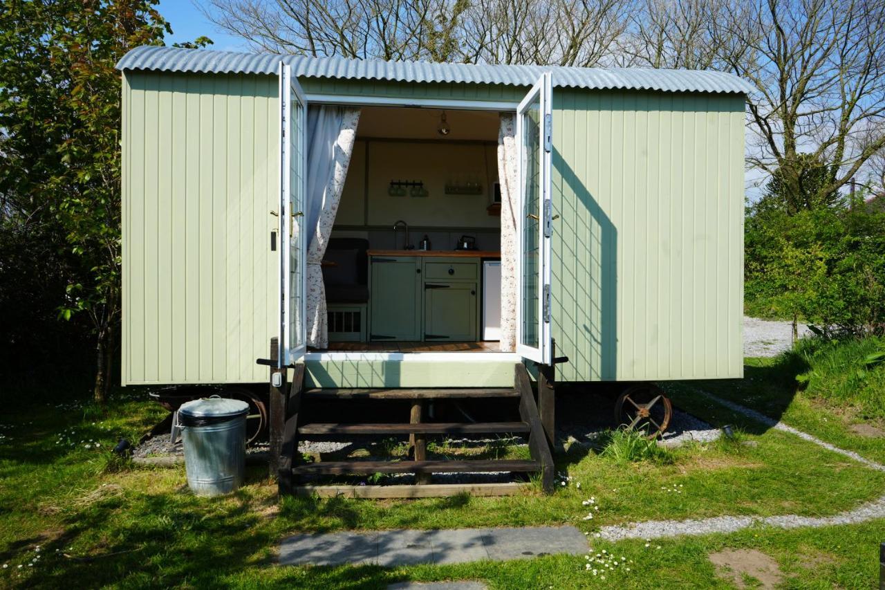Hillcrest Hut Apartment
