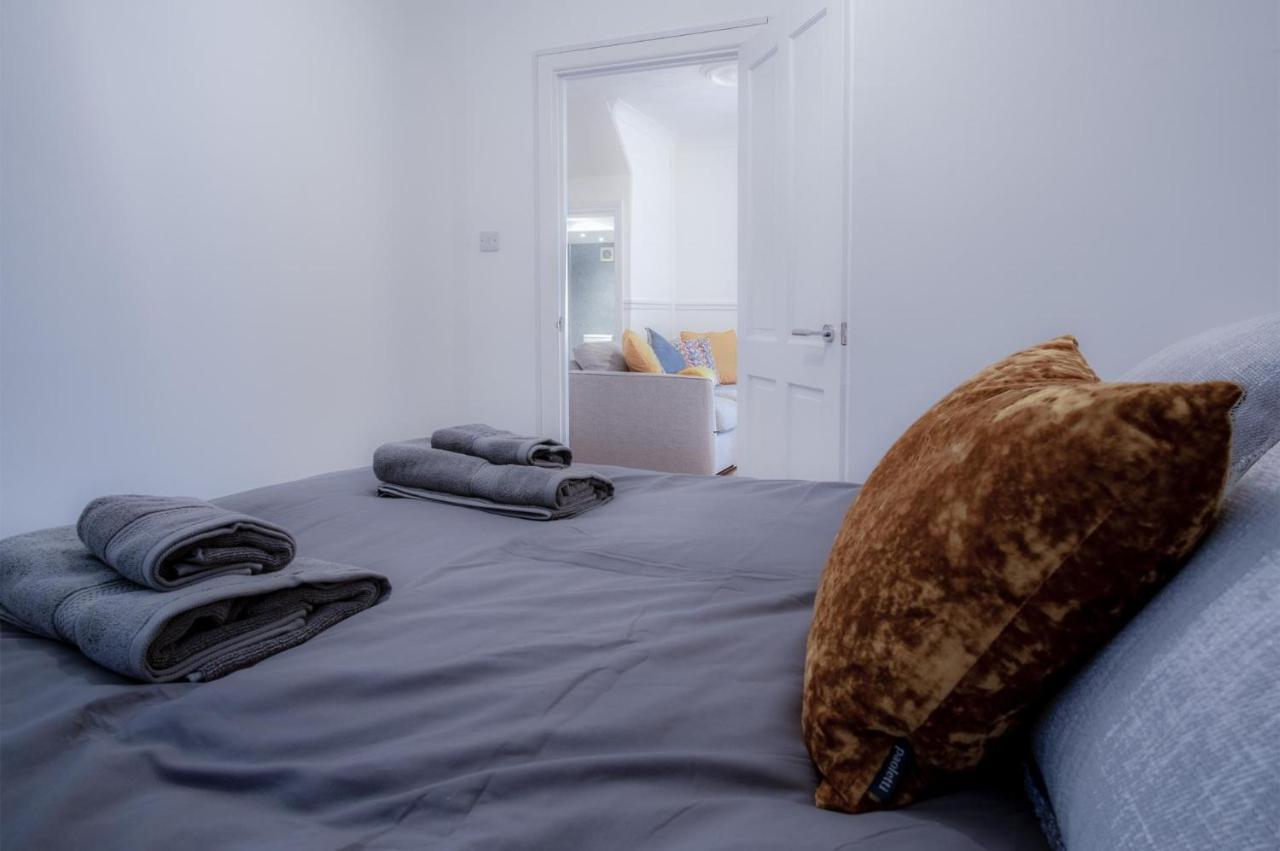 Ivy Cellar - 2 Bedroom - Apartment Tenby