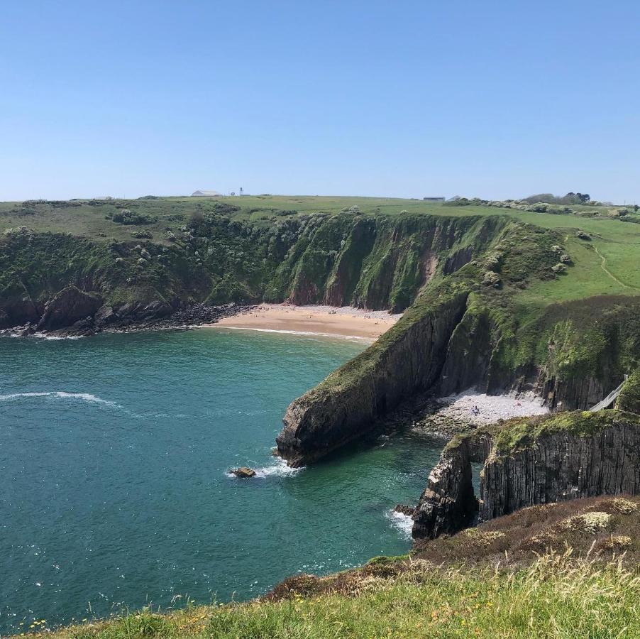 The @ Giltar Grove Chalet Tenby
