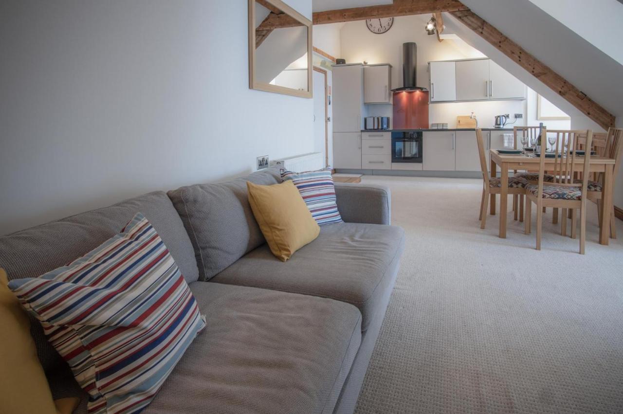 The Nest - 1 Bedroom - Apartment Tenby