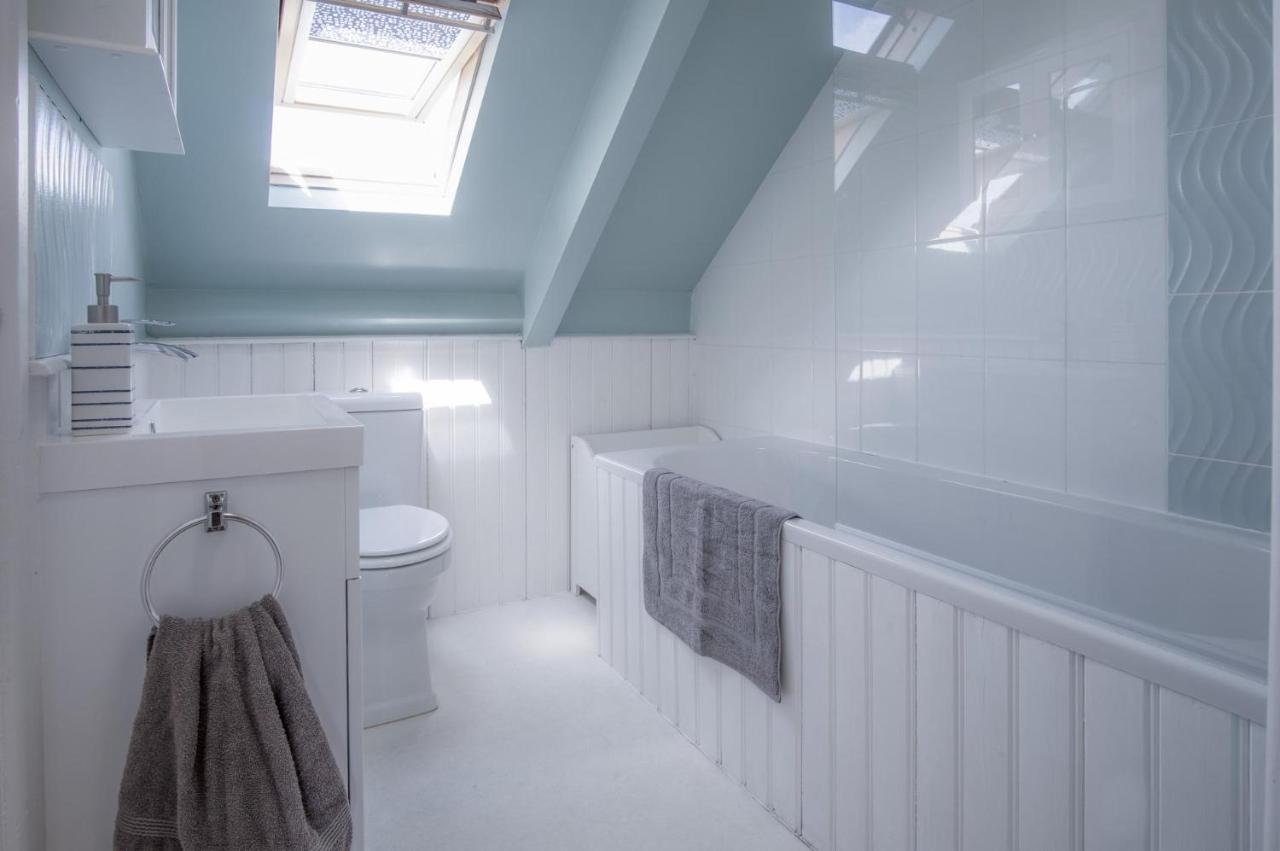 The Nest - 1 Bedroom - Apartment Tenby