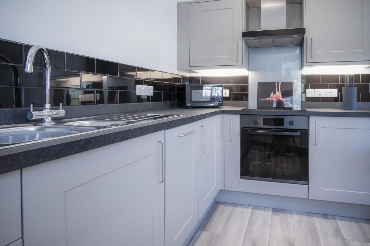 Four Seasons - 2 Bedroom - *
