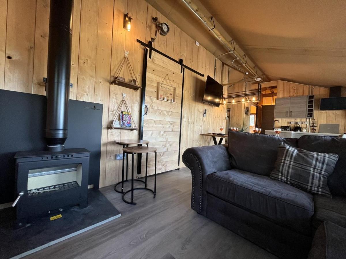 Luxury tent Lion King Safari Tent Tenby