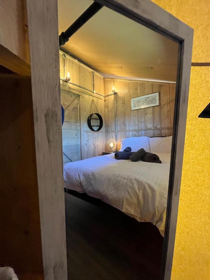 Aladdin Safari Tent * Tenby