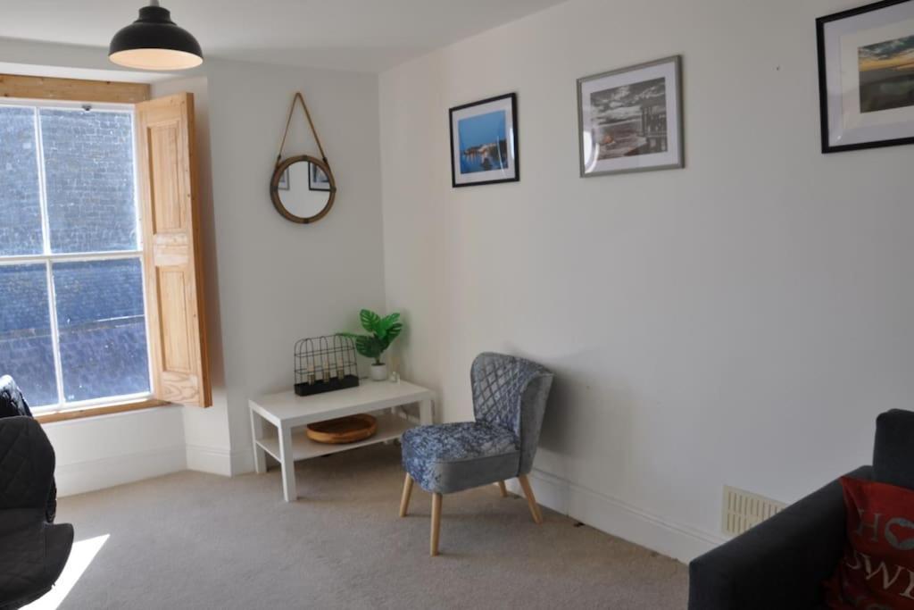 Modern Flat With Island Views In Heart Of * Tenby