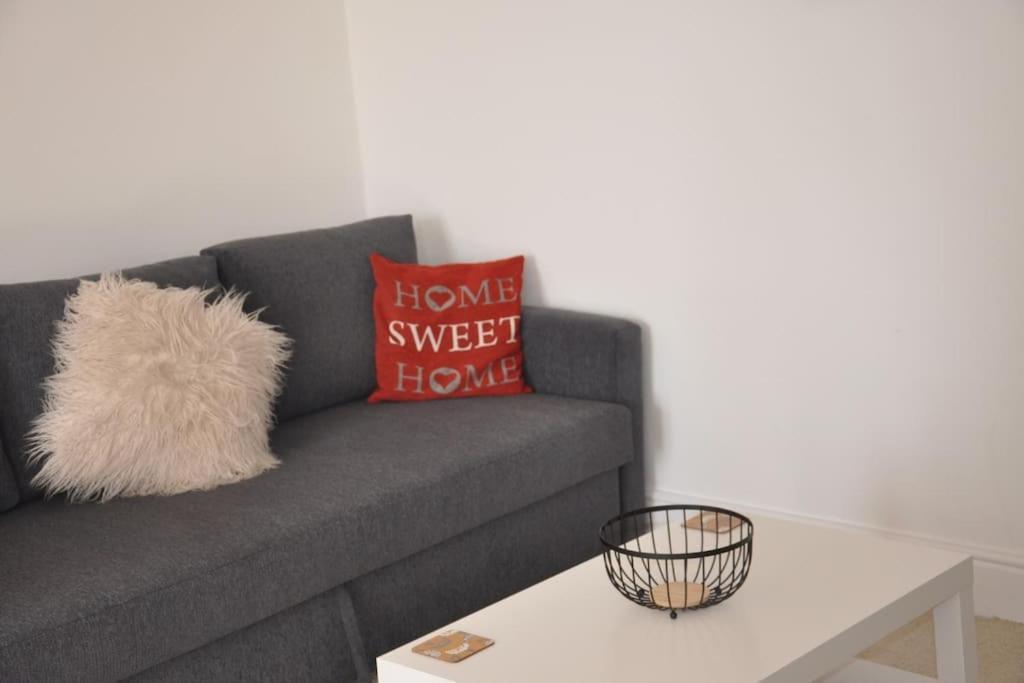 Modern Flat With Island Views In Heart Of * Tenby