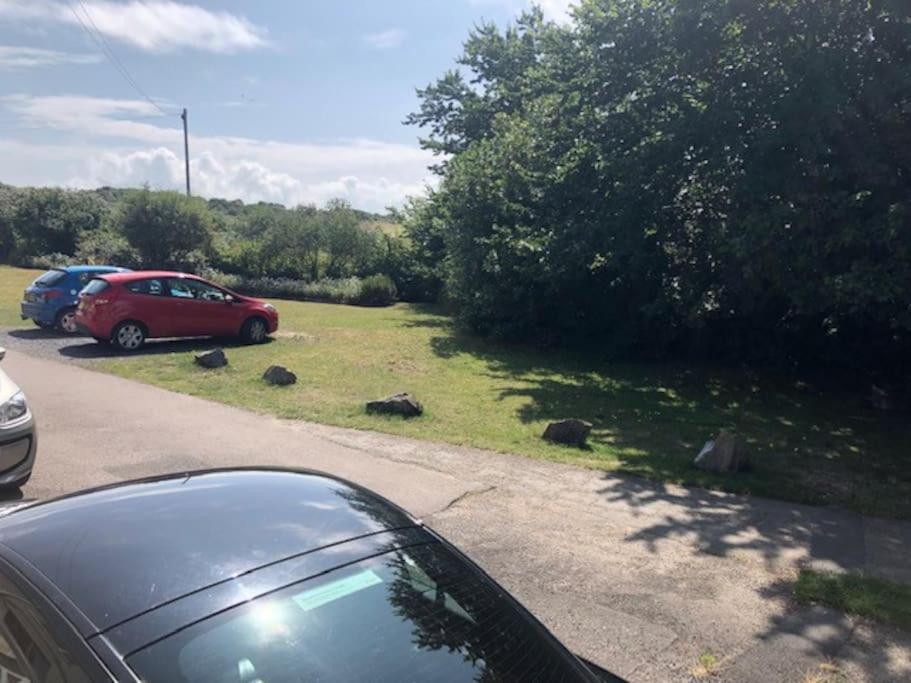 Hideaway 100m To Off-road Parking *