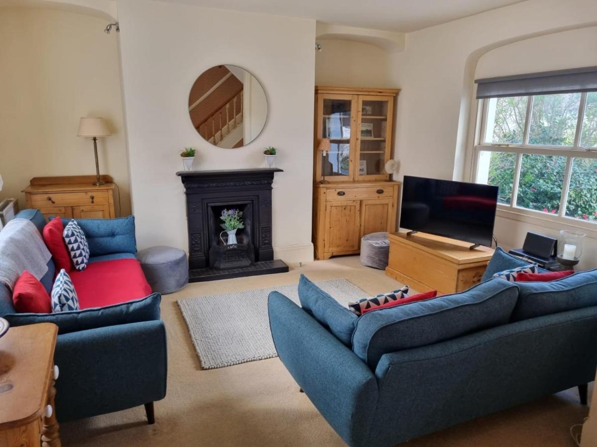 Stunning & Spacious House In * Tenby