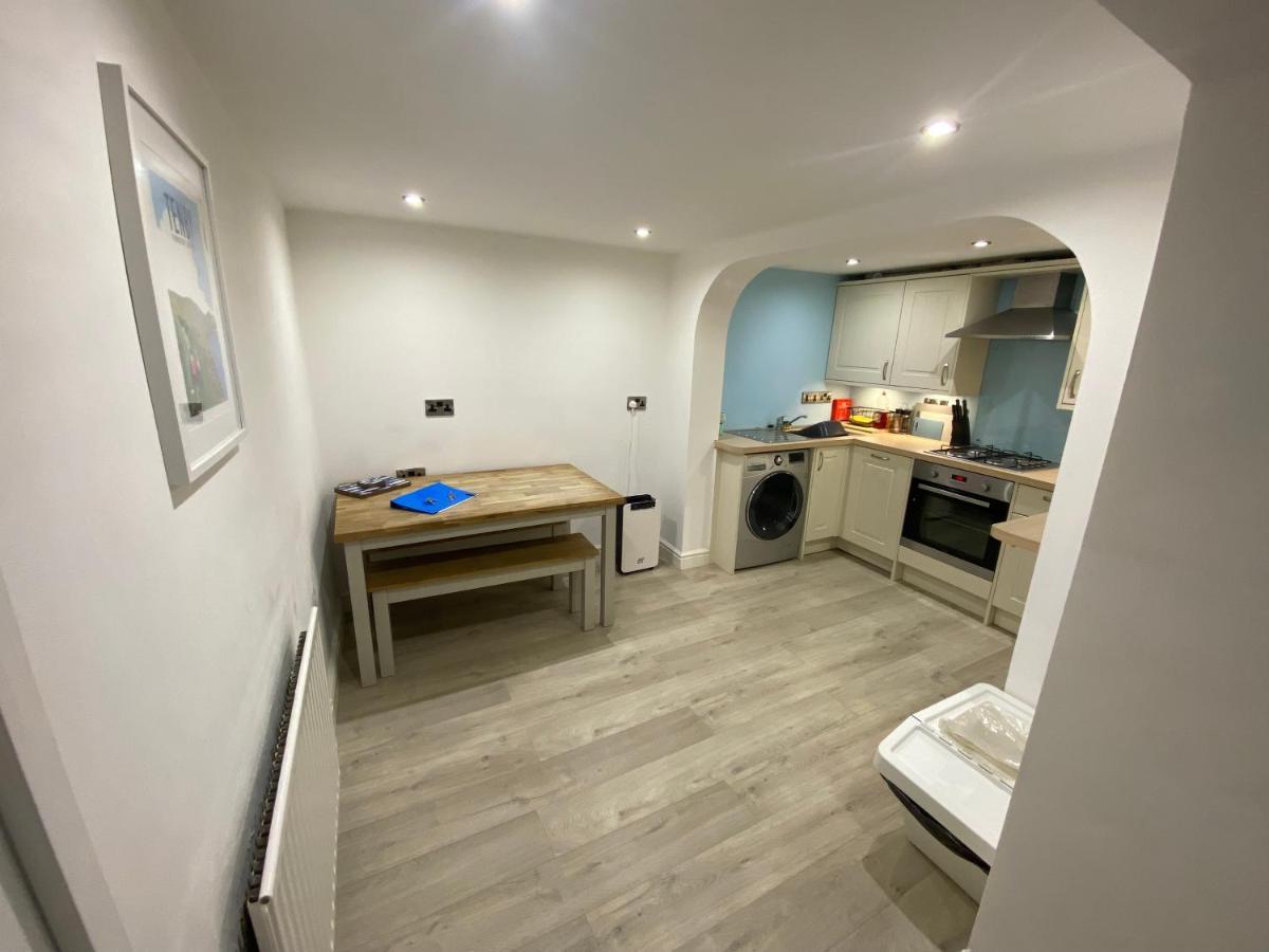 Sands Reach, Dog Friendly House Tenby