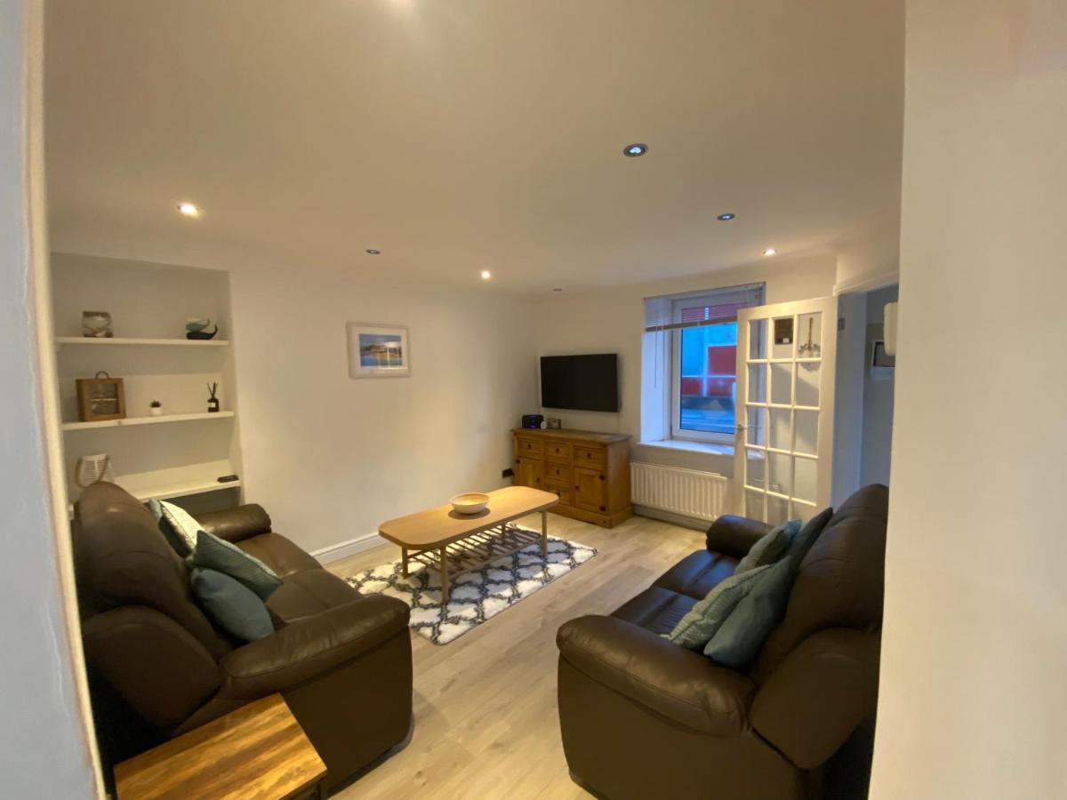 Sands Reach, Dog Friendly House Tenby