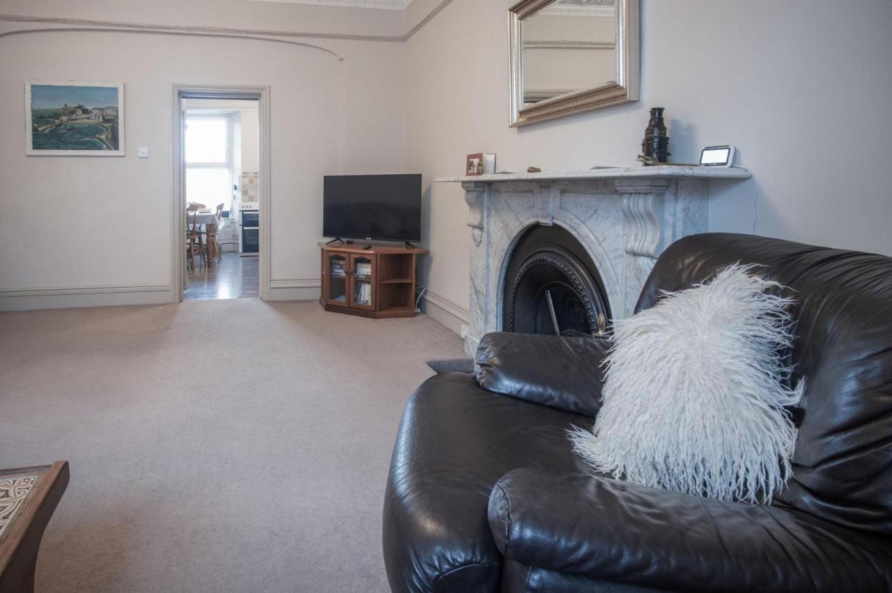 Connaught House - 2 Bedroom - *