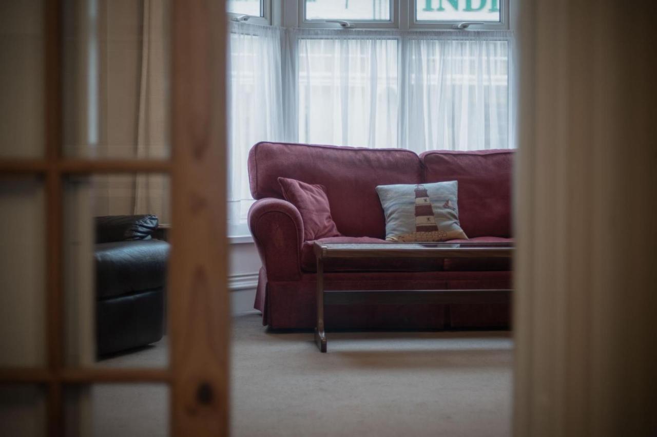 Connaught House - 2 Bedroom - Apartment Tenby