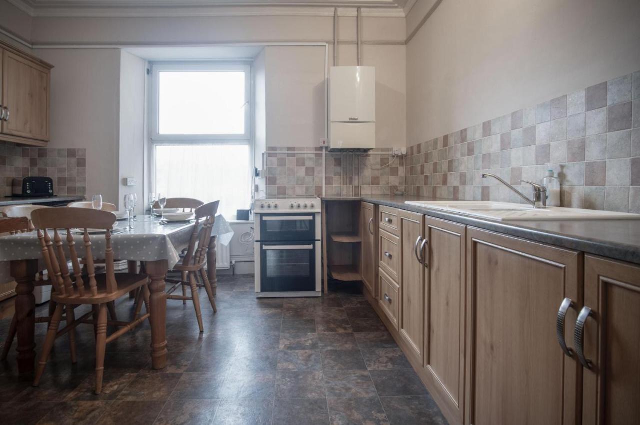 Connaught House - 2 Bedroom - * Tenby