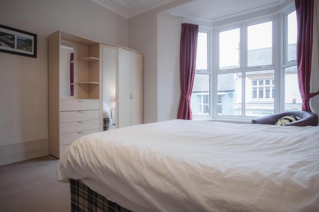 Connaught House - 2 Bedroom - *