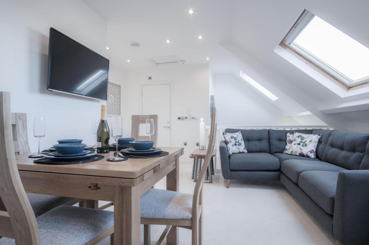 Skylark - 2 Bedroom - Apartment Tenby