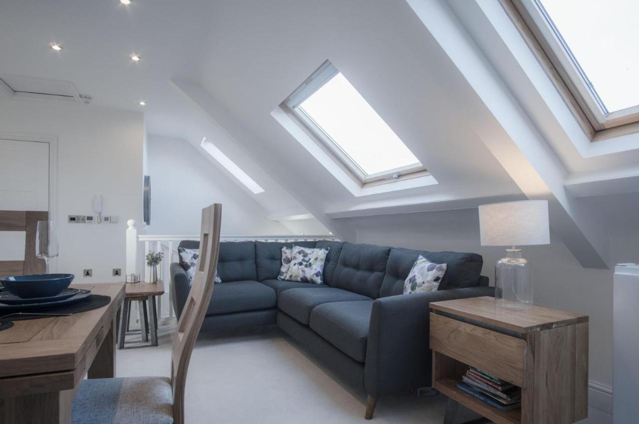 Skylark - 2 Bedroom - Tenby