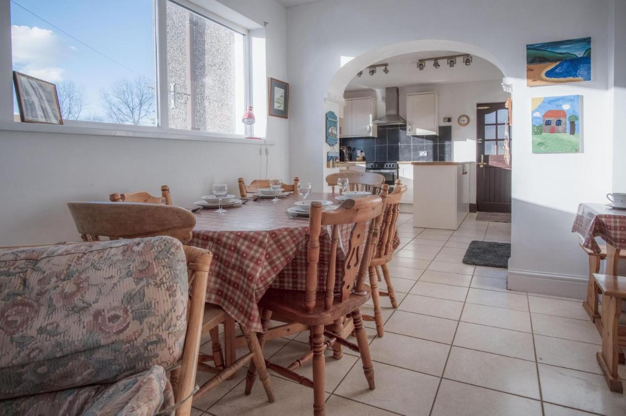 Maytree - 4 Bedroom - Holiday home Tenby