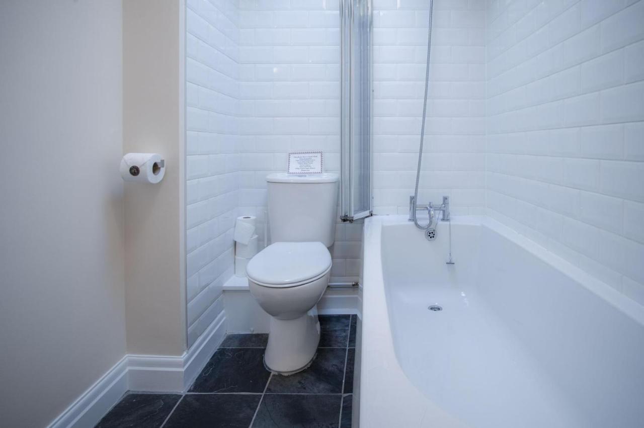 North Heights - 2 Bedroom Penthouse - Tenby