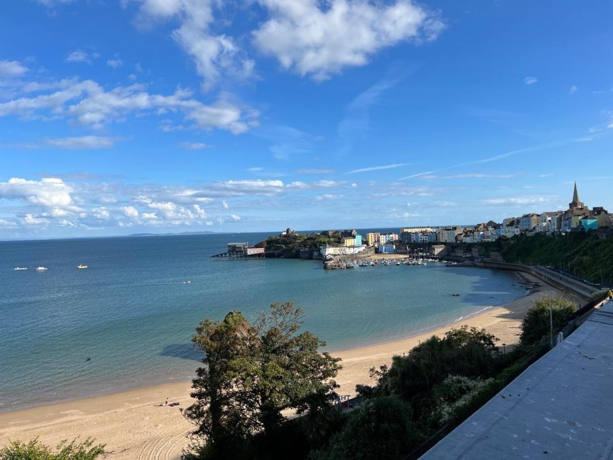 North Heights - 2 Bedroom Penthouse - * Tenby