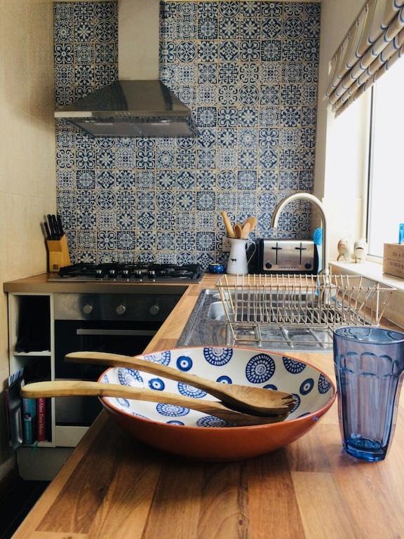 Seasalt - Modernised Traditional Cottage, Sleeps 5,short Walk To Beaches, Town, Amenities *
